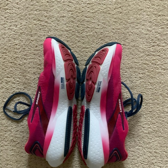Brooks Women’s Glycerin  GTS 21 - Picture 3 of 7